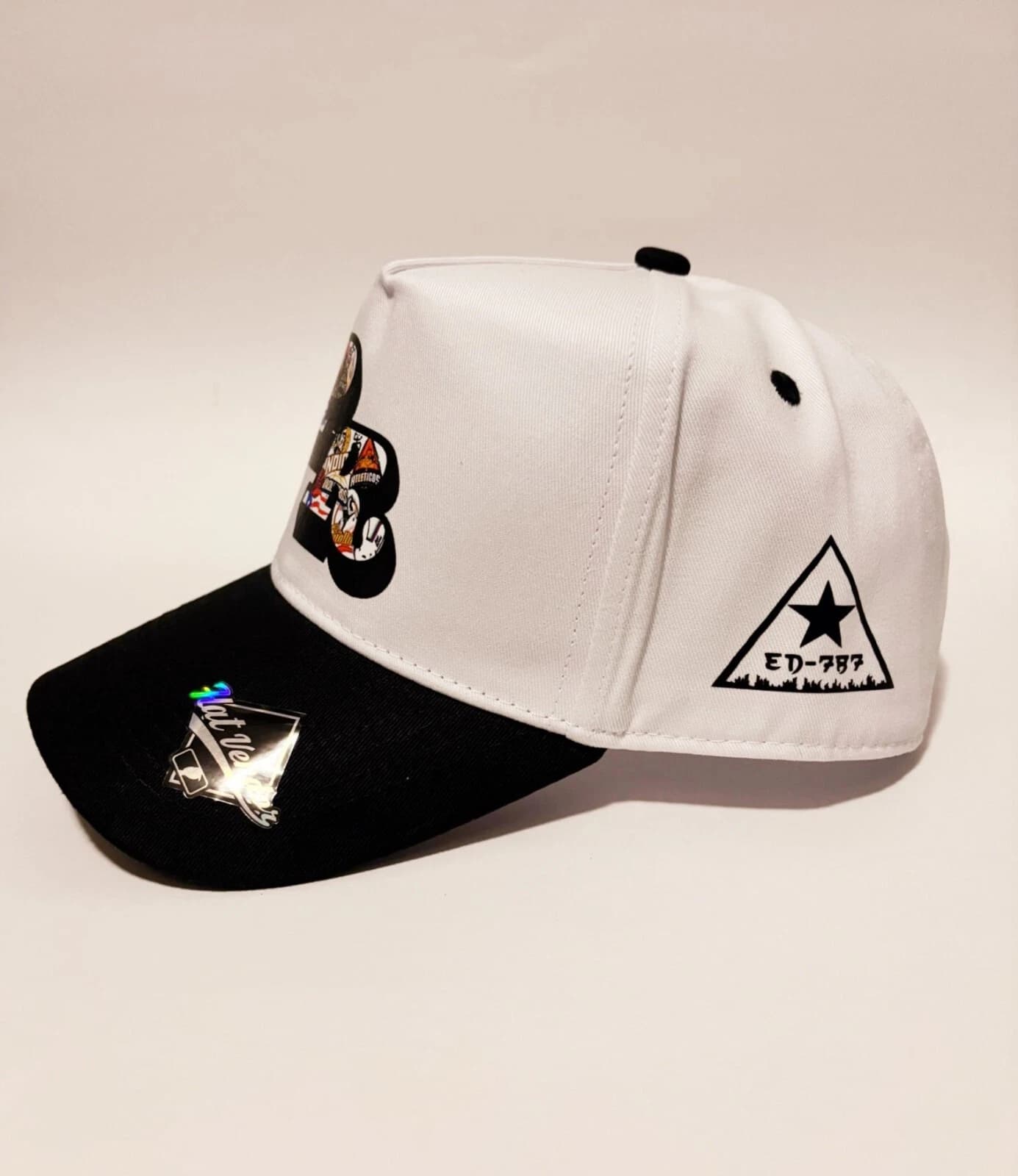 Lateral de la gorra PR 5 Panel con el badge ED-787 impreso
