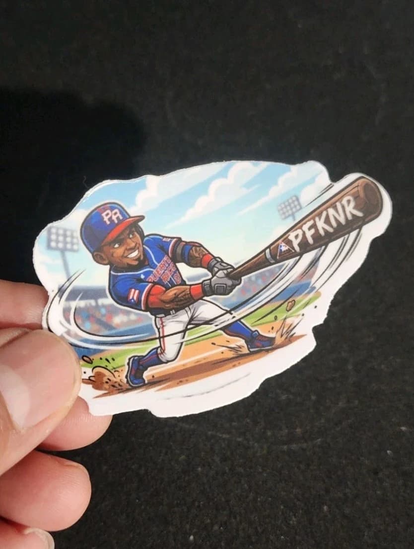 Sticker de pelotero puertorriqueño bateando con el bate PFKNR
